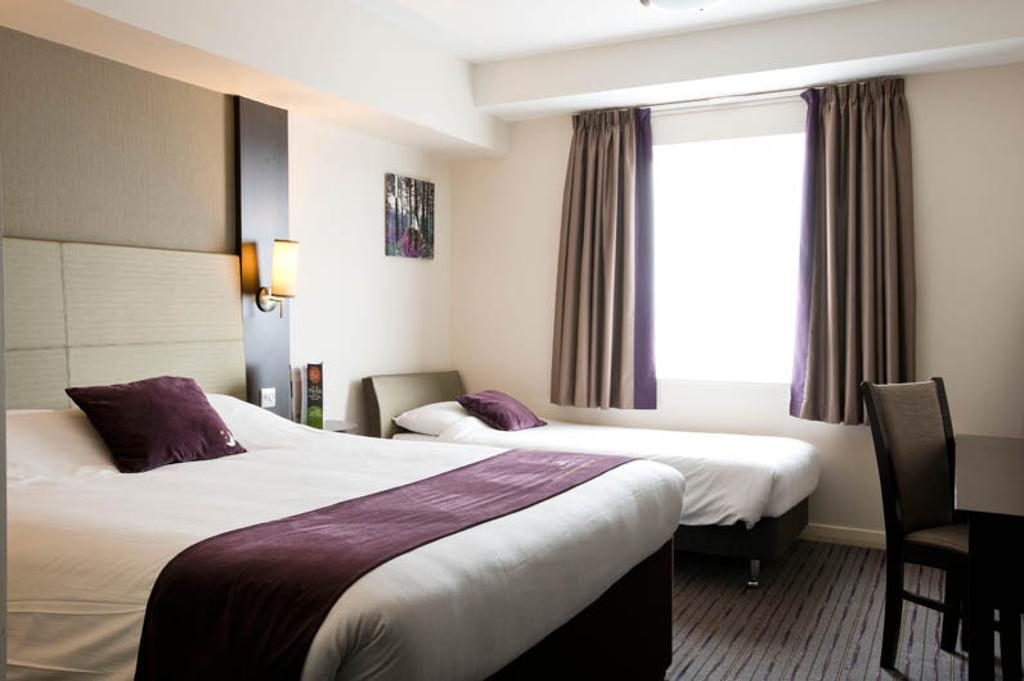 Premier Inn London City - Aldgate Eksteriør billede